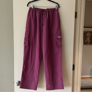 Nike women’s high-rise woven cargo pant